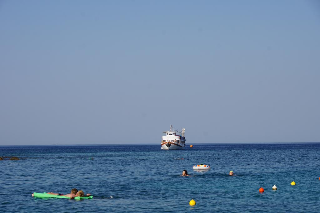 Romantza Mare Koskinou  Luaran gambar