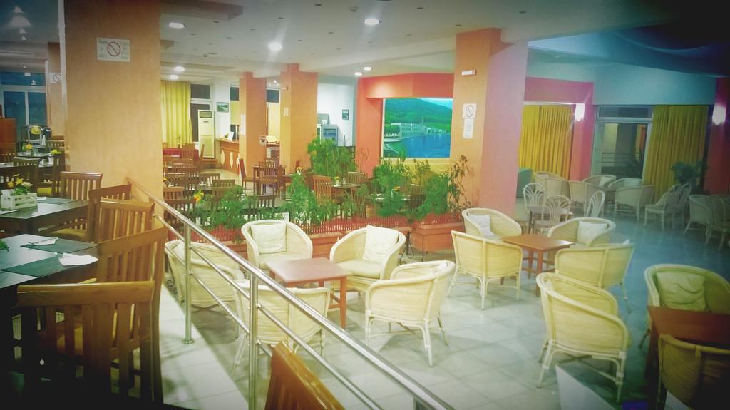 Romantza Mare Koskinou  Luaran gambar